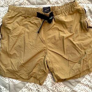 J Crew Men’s Medium Tan Trekker Shorts w/ Zippered Pockets